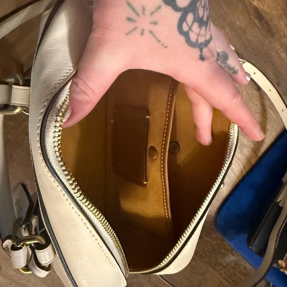 Coach Cream Satchel Bag - Picture 4 of 6